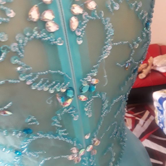 Dress/ prom - Picture 3 of 12